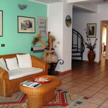 B&B La Grotta SantʼAlessio Siculo 外观 照片